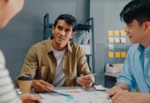 Dari Rekan Kerja Jadi Rekan Seperjuangan: Membangun Relasi yang Tulus di Kantor Dari Rekan Kerja Jadi Rekan Seperjuangan: Membangun Relasi yang Tulus di Kantor