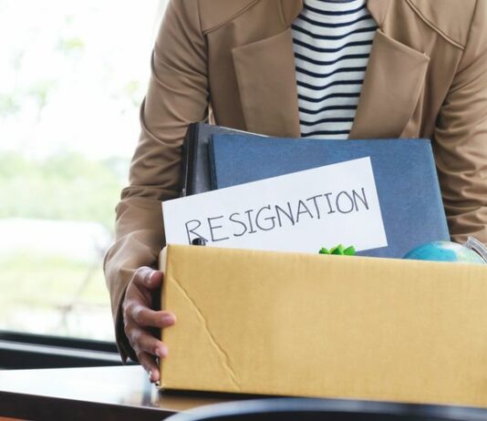 Pertimbangan Sebelum Memutuskan Resign Demi Gaji Lebih Tinggi