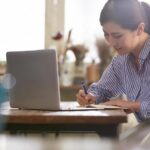 Karier yang Terasa Sunyi, Meski Dikelilingi Banyak Orang