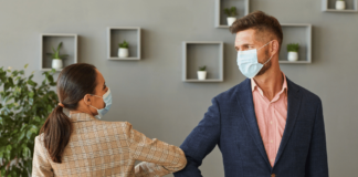 Bertahan di Tengah Persaingan Digital: Rahasia Penjual Online yang Nggak Cuma Viral