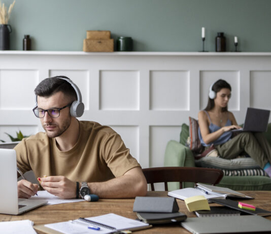 Remote Work Belum Mati: Tren Dunia Kerja yang Mengubah Kantor Modern