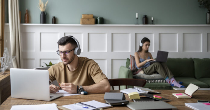 Anak Muda & Remote Work: Gaya Kerja Baru yang Jadi Tren Dunia Anak Muda & Remote Work: Gaya Kerja Baru yang Jadi Tren Dunia