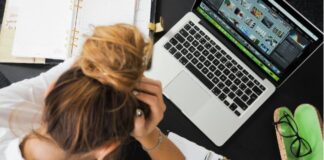 Quiet Cracking: Krisis Diam-Diam dalam Dunia Kerja yang Butuh Perhatian