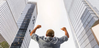 Menjadi Versi Terbaik Diri di Dunia Kerja: Langkah-Langkah Self-Improvement yang Nyata