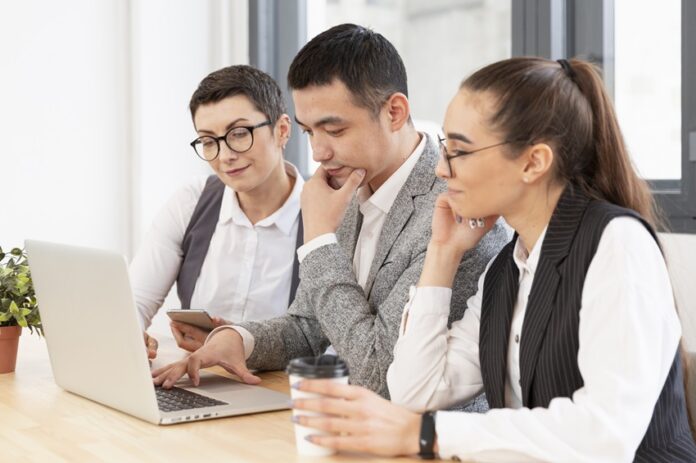 Karier Fleksibel: Strategi Anak Muda Hadapi Dunia Kerja Digital