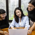 Gen Z di Dunia Kerja: Idealisme vs Realita Kantor Gen Z di Dunia Kerja: Idealisme vs Realita Kantor