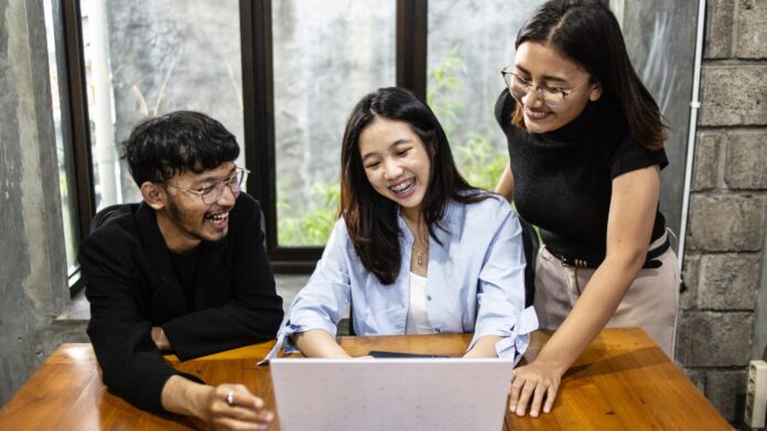 Talent Retention di Masa Sulit: Seni Menjaga Loyalitas Generasi Z