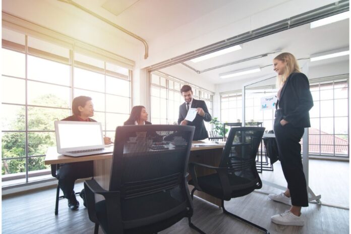 Kenapa Banyak Pekerja Tiba-Tiba Ingin Kembali ke Kantor? Inilah Faktanya! Kenapa Banyak Pekerja Tiba-Tiba Ingin Kembali ke Kantor? Inilah Faktanya!
