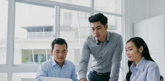 Kerja dari Mana Saja: Peluang atau Jebakan Karier?