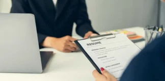 Jangan Kirim Ini di CV! 11 Kesalahan Fatal yang Bikin Peluang Kerjamu Sirna!