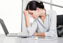 Pindah Kerja Tiap 2 Tahun: Strategi Karier atau Tanda Gagal Bertahan?