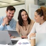 Bekerja di Perusahaan atau Membangun Usaha Sendiri: Pilihan di Masa Kini Bekerja di Perusahaan atau Membangun Usaha Sendiri: Pilihan di Masa Kini