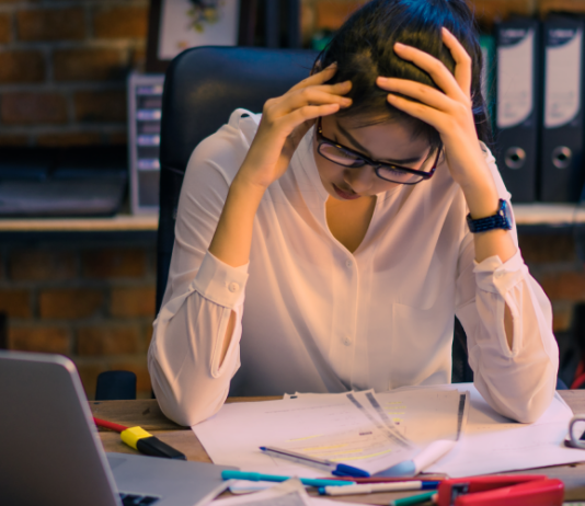 Kerja Keras Saja Tidak Cukup: Strategi Bertahan di Dunia Kerja Saat Ini