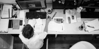 Memahami Dunia Kerja Tanpa Ilusi dan Ekspektasi Berlebihan”