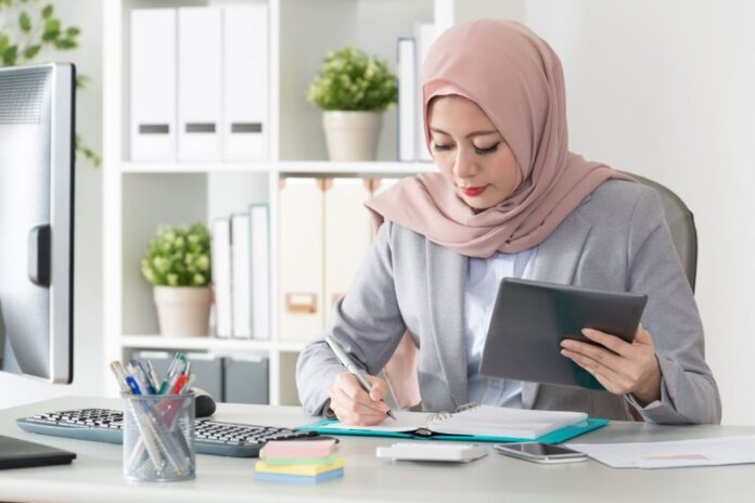 Kerja Tenang Tanpa Drama: Tren Baru yang Diam-Diam Diincar Profesional Muda