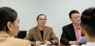 Karier Linear Sudah Usang: Era Baru Pekerja Multiperan Dimulai