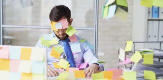 Kebiasaan Kerja yang Dianggap Normal Ini Diam-Diam Menghancurkan Karier