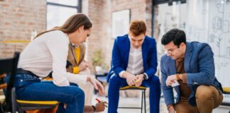 Cara Bertahan dan Berkembang di Dunia Kerja yang Serba Cepat