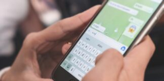 Dari Chat Kantor ke Chat Pribadi: Batas Profesionalisme di Era Digita