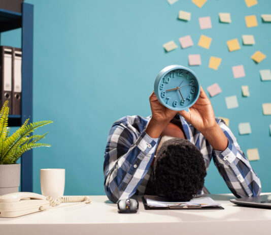 Burnout di Tempat Kerja: Masalah Pribadi atau Sistem Kerja?