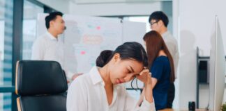 Imposter Syndrome di Kantor: Merasa Tidak Pantas di Posisi Sendiri