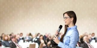 Diam Bukan Profesional: Pentingnya Berani Bicara di Dunia Kerja