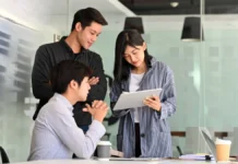 Belajar dari Dunia Kerja: Nilai-Nilai Kehidupan yang Tak Tertulis Belajar dari Dunia Kerja: Nilai-Nilai Kehidupan yang Tak Tertulis