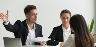 Belajar dari Kritik: Cara Dewasa Menghadapi Teguran di Tempat Kerja Belajar dari Kritik: Cara Dewasa Menghadapi Teguran di Tempat Kerja