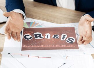 Quarter Life Crisis dan Tekanan Karier di Usia 20–30 Tahun Quarter Life Crisis dan Tekanan Karier di Usia 20–30 Tahun