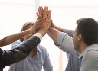 Adaptasi dan Bertahan: Kunci Sukses di Dunia Kerja yang Kompetitif”