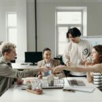 Kerja Tim atau Drama Tim? Dinamika di Balik Meja Kantor