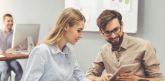 Dunia Kerja dan Kedekatan Emosional: Apa yang Perlu Dijaga?