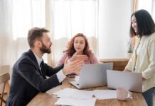 Tidak Hanya Bekerja: Membangun Diri di Tengah Tuntutan Profesional Tidak Hanya Bekerja: Membangun Diri di Tengah Tuntutan Profesional