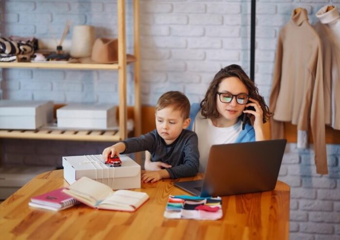 cukup, atau energi terasa habis. Dan itu bukan kegagalan. Mengurus Anak, Tetap Produktif: Peluang Bisnis Rumahan yang Realistis