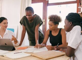 Bekerja di Zona Nyaman: Aman atau Diam-Diam Menghambat?