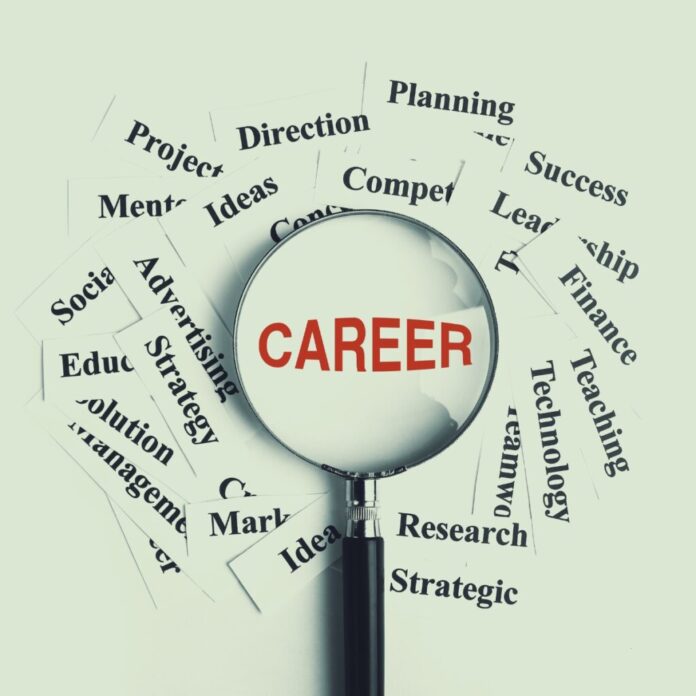 Tidak Harus Tahu Segalanya Sejak Awal: Mitos tentang Karier yang “Harus Jelas” Tidak Harus Tahu Segalanya Sejak Awal: Mitos tentang Karier yang “Harus Jelas”