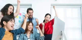 Career Anxiety di Usia 20–30 Tahun: Takut Tertinggal di Tengah Persaingan