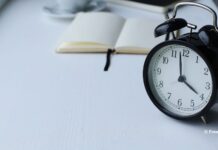 Fenomena “Mental Clock-In”: Pikiran Sudah Lelah Bahkan Sebelum Jam Kerja Dimulai