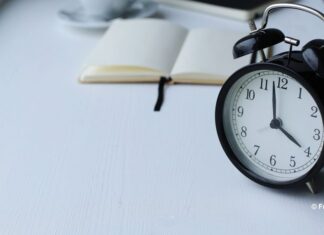 Fenomena “Mental Clock-In”: Pikiran Sudah Lelah Bahkan Sebelum Jam Kerja Dimulai