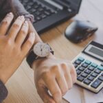 Fenomena “Productivity Guilt”: Merasa Bersalah Saat Tidak Sibuk Bekerja di Era Serba Cepat: Saat Semua Dituntut Instan
