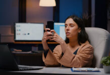 Digital Exhaustion: Lelah Mental Karena Terlalu Lama Terhubung Online