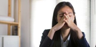 The Comparison Workplace: Ketika Karier Selalu Terasa Kurang Karena Membandingkan Diri