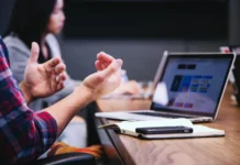 Fenomena "Invisible Promotion": Saat Tanggung Jawab Naik tanpa Perubahan Jabatan