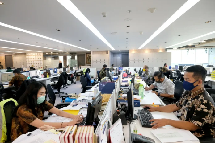 Selalu Terlihat Sibuk, tetapi Sulit Menjelaskan Hasil Kerja: Fenomena Baru di Kantor
