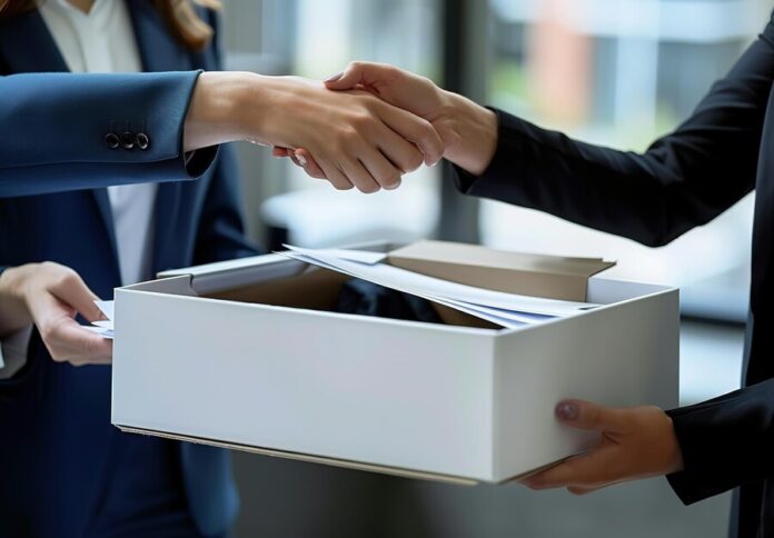 Mengapa Proses Serah Terima Pekerjaan Sering Menjadi Titik Lemah dalam Tim? Mengapa Proses Serah Terima Pekerjaan Sering Menjadi Titik Lemah dalam Tim?